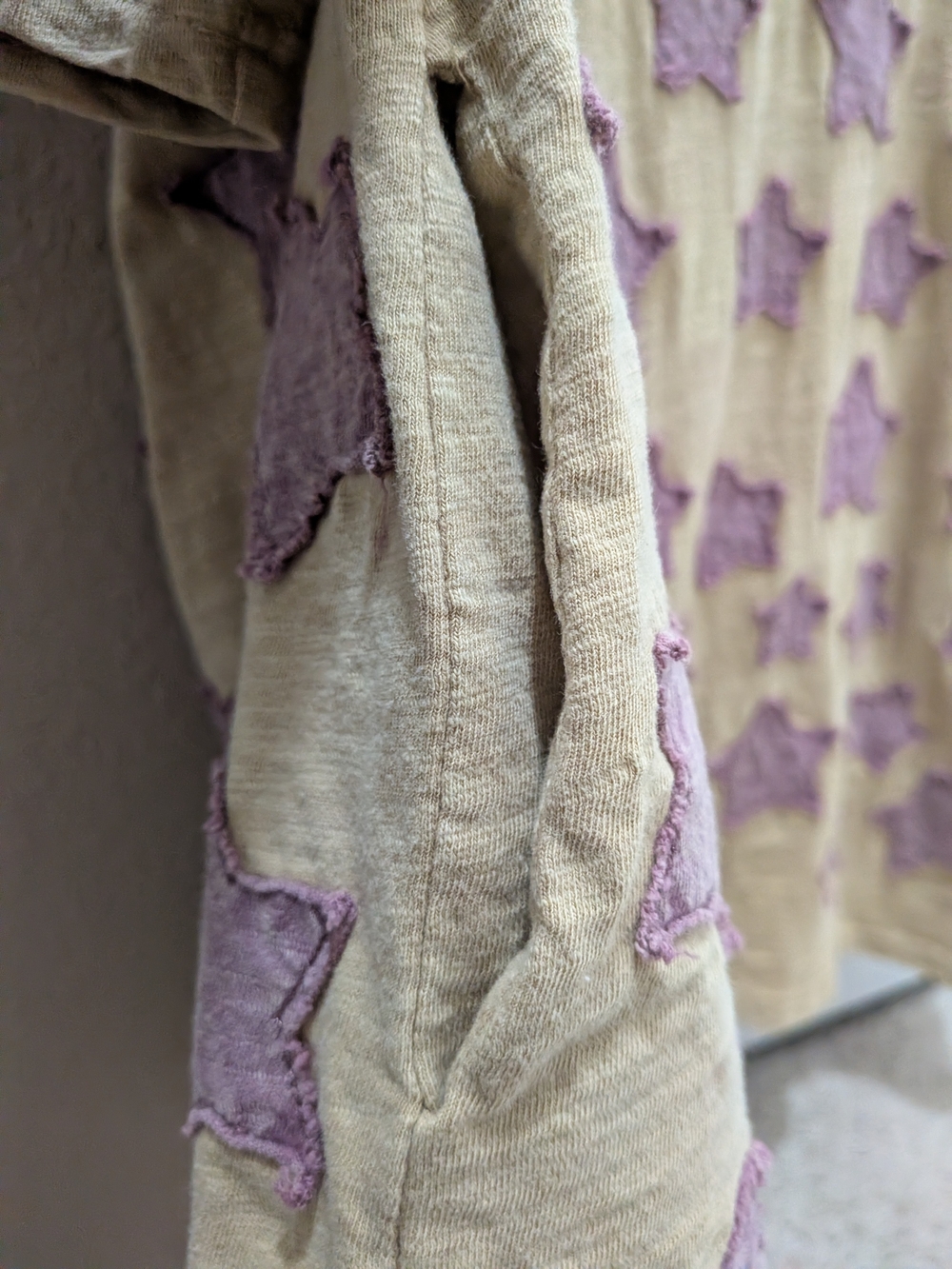 Purple Star Appliqué Short Sleeve Tee With Pockets - Picture 4 of 4